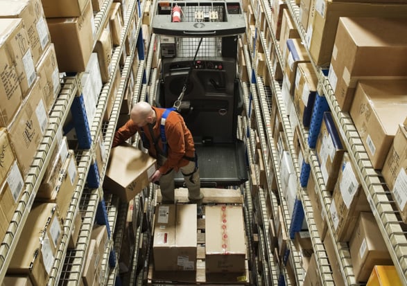 Distribution Center Motorized Cherry Picker